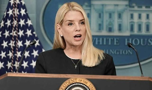 Trump, Adalet Bakanı Pam Bondi'yi görevden aldı