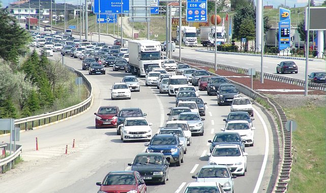 'Kilit kavşak' Kırıkkale'de bayram dönüşü trafiği