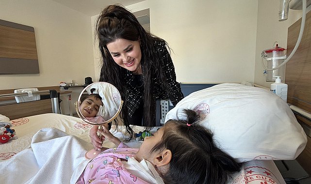 8 yaşındaki Fatma'nın boynundan 3 kiloluk kitle çıkarıldı; büyüklüğü ile literatüre girdi