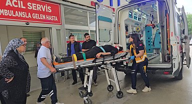 Adana'da iki otomobil çarpıştı: 1'i bebek 7 yaralı