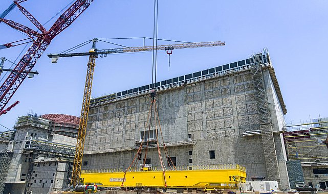 Akkuyu NGS'nin 3'üncü Güç Ünitesinin makine dairesine ana köprülü vinç yerleştirildi