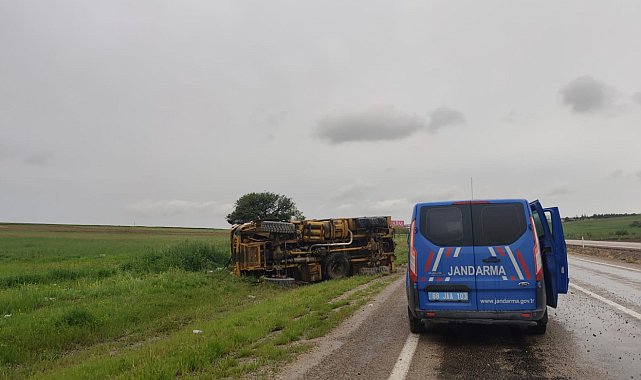 Aksaray'da askeri araç devrildi; 2 yaralı