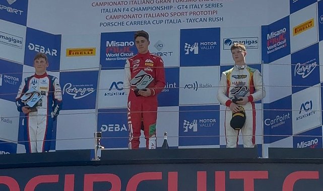 Alp Hasan Aksoy, Misano'daki Formula sahnesinde İstiklal Marşı'nı dinletti