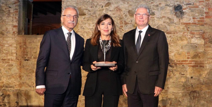ALTAN ÖYMEN’E MUDANYA’DAN ANLAMLI ÖDÜL
