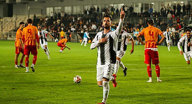 Altay'da Sefa gemileri yaktı