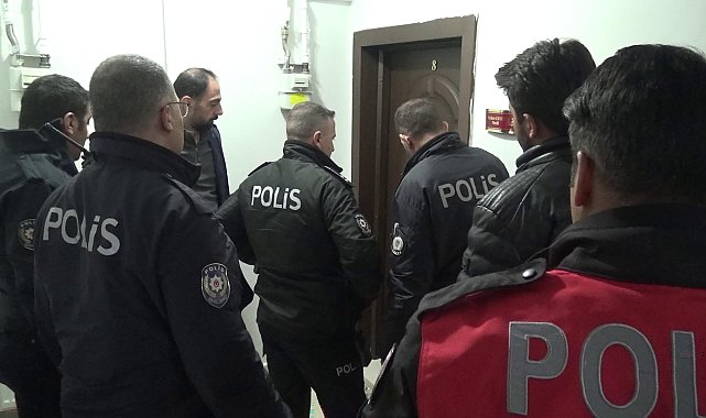 Anneannesini bıçakla yaralayıp rehin aldı, teyzesi güçlükle ikna etti