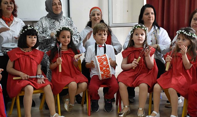 Anneler Günü hediyesi olarak çocuklarıyla aynı ritimde buluştular