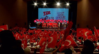 Atatürk Kültür Merkezi'nde 19 Mayıs coşkuyla kutlandı