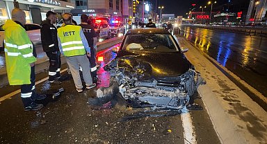 Avcılar'da üç aracın karıştığı zincirleme kaza: 2 yaralı
