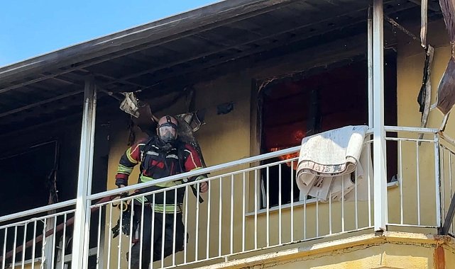 Aydın'a binada çıkan yangın, bitişikteki iki binaya daha sıçradı