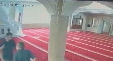 Bahçelievler'de cami imamına yumruklu saldırı kamerada