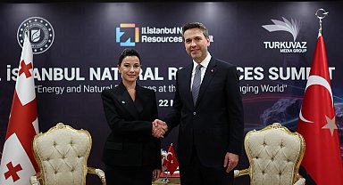 Bakan Bayraktar, Gürcistan Ekonomi ve Sürdürülebilir Kalkınma Bakanı Kvrivishvili ile görüştü