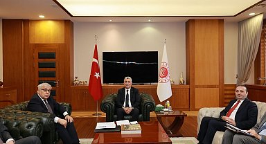 Bakan Bolat, Rusya ve İtalya büyükelçileri ile görüştü