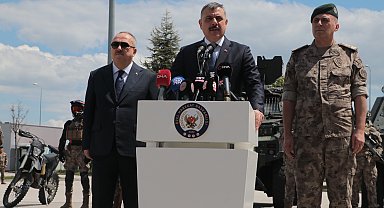 Bakan Çiftçi, özel harekat polisleriyle bayramlaştı