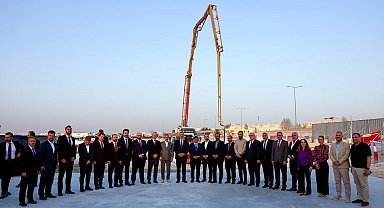Bakan Fidan, Katar Türk Okulu inşaatında incelemelerde bulundu