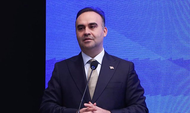 Bakan Kacır: Türkiye 2027'de kendi milli hibrit roket motorunu ateşleyerek Ay'a erişen ülke olacak
