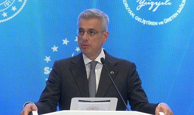 Bakan Memişoğlu: Hemşire ve ebe sayımızı 330 binin üzerine çıkardık