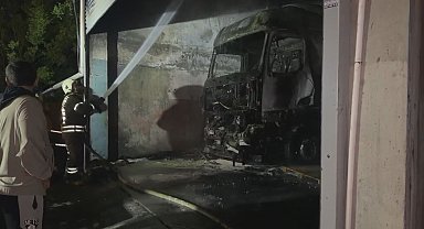 Başakşehir'de park halindeki TIR'da çıkan yangın söndürüldü