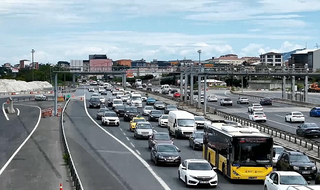 Bayram tatilinin son gününde Çamlıca gişelerinde dönüş yoğunluğu - 1 Dron görüntüsüyle