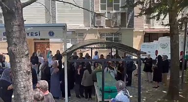 Bayram temizliği yaparken 2'nci katın penceresinden düşen kadın öldü