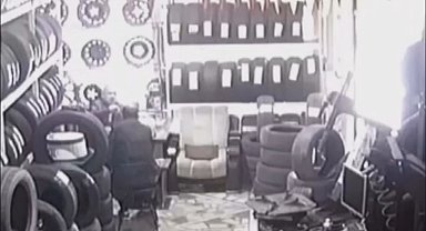 Bayrampaşa'da alacaklı olduğu akrabasını silahla vuran şüpheli kamerada