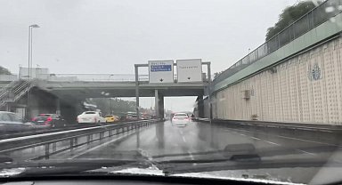 Bayrampaşa'da sağanak etkili oluyor - 2 Ek görüntüyle