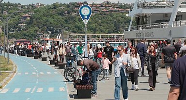 Bebek Sahili'nde piknik yapıp balık tuttular; güneşli havanın keyfini çıkardılar