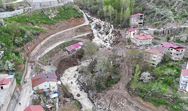 Beyttüşebap'ta derelere yakın 20 ev tahliye edildi