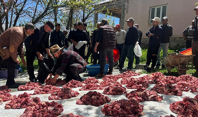 Bir asırdır devam eden dayanışma geleneğiyle kurban etleri eşit dağıtılıyor