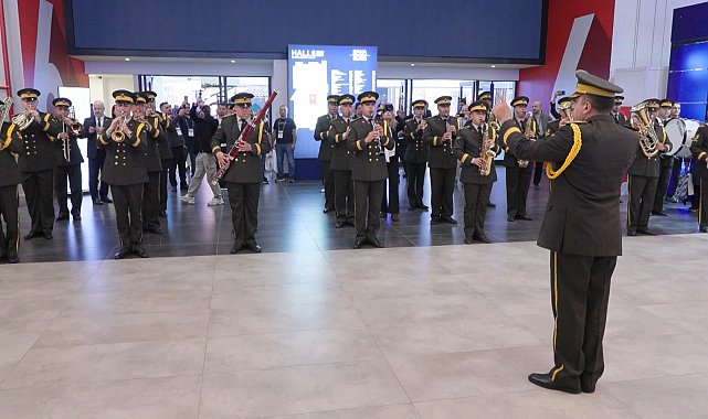Birinci Ordu Bölge Bando Komutanlığı, SAHA 2026 Fuarı'nda konser verdi