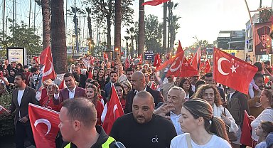 Bodrum'da '19 Mayıs' coşkusunda Sertab Erener sahne aldı