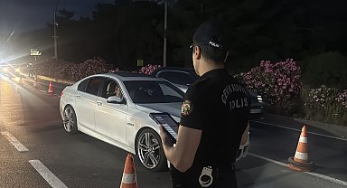 Bodrum'da bayram hareketliliği; polis ekiplerinden ilçe girişinde denetim