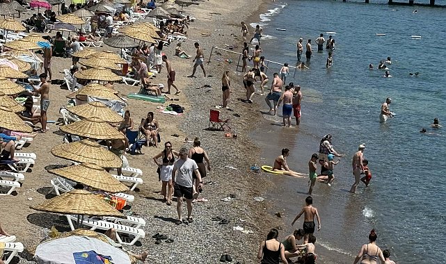 Bodrum'da Kurban Bayramı'nın ilk gününde sahillerde yoğunluk