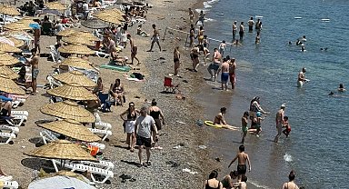 Bodrum'da Kurban Bayramı'nın ilk gününde sahillerde yoğunluk