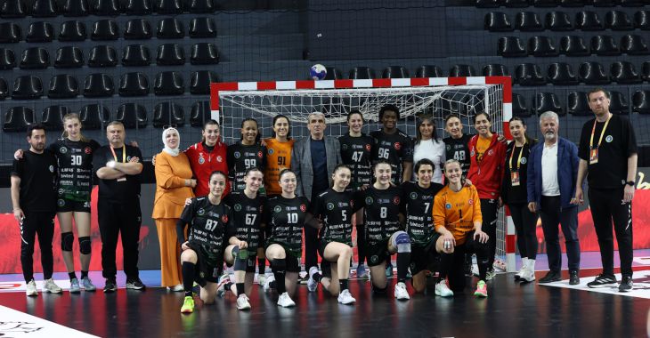 Bursa Büyükşehir Belediyespor kupada final biletini kaptı