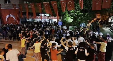 Bursa'da 157 yıllık deve eğlencesi yaşatıldı