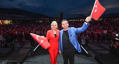 Bursa’da 25 bin genç o konserde coştu