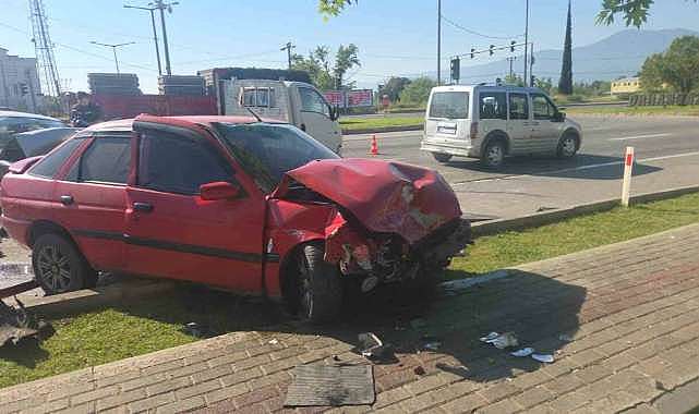 Bursa’da 4 aracın karıştığı feci kaza!