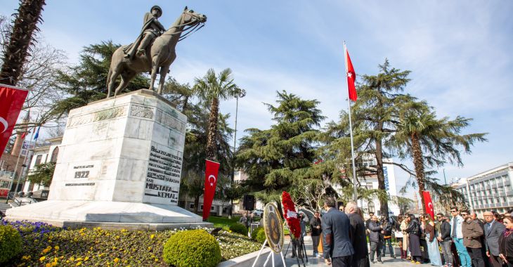 Bursa'da 'Dünya Tiyatro Günü' Kutlaması