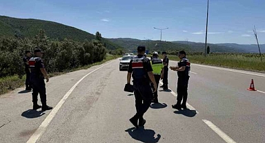 Bursa’da jandarmadan ceza yerine çikolata