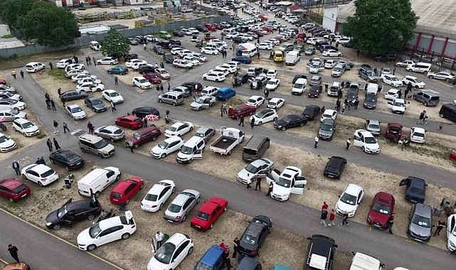 Bursa oto pazarında ‘bayram’ yoğunluğu