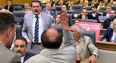 BUSKİ Genel Kurulu’nda gergin anlar! Bir vatandaş salona girdi, tansiyon yükseldi…