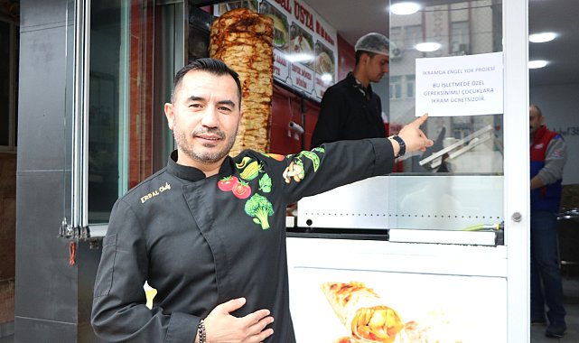 Camide bedensel engelli çocuktan etkilendi; işletmesinde engellilere ücretsiz yemek projesi başlattı