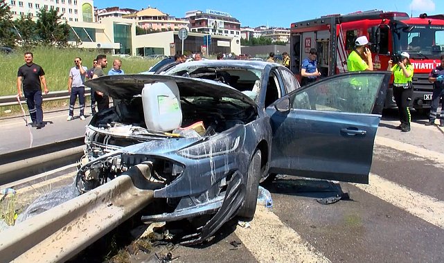 Çekmeköy'de bariyere çarpan otomobilin sürücüsü yaralandı
