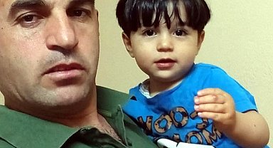 Çekyattan düşen Bertuğ öldü, sinir krizi geçirip hastaneden ayrılan babası kazada hayatını kaybetti