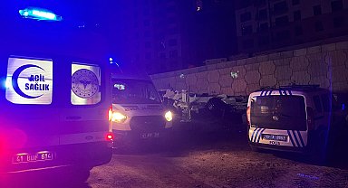 Cezaevinden izinli çıkan koca, eşi ile evde bulunan kadını bıçakladı
