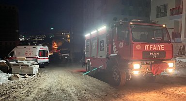 Cezaevinden izinli çıkan koca, eşi ile evde bulunan kadını bıçakladı