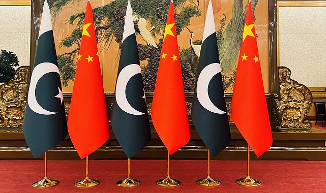 Çin Devlet Başkanı Şi, Pakistan Başbakanı Şahbaz'ı kabul etti