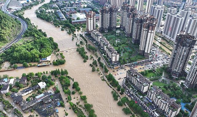 Çin'de şiddetli yağış sele neden oldu: 22 ölü
