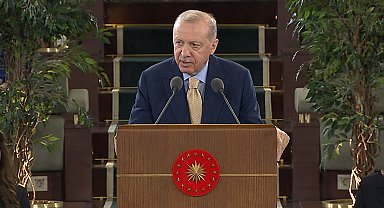Cumhurbaşkanı Erdoğan: Gençlerimizle kol kola, omuz omuza yürümeyi sürdüreceğiz